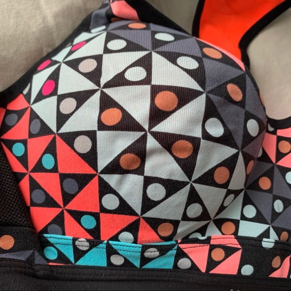 Victoria Secret Sports Bra - Picture 5 of 6